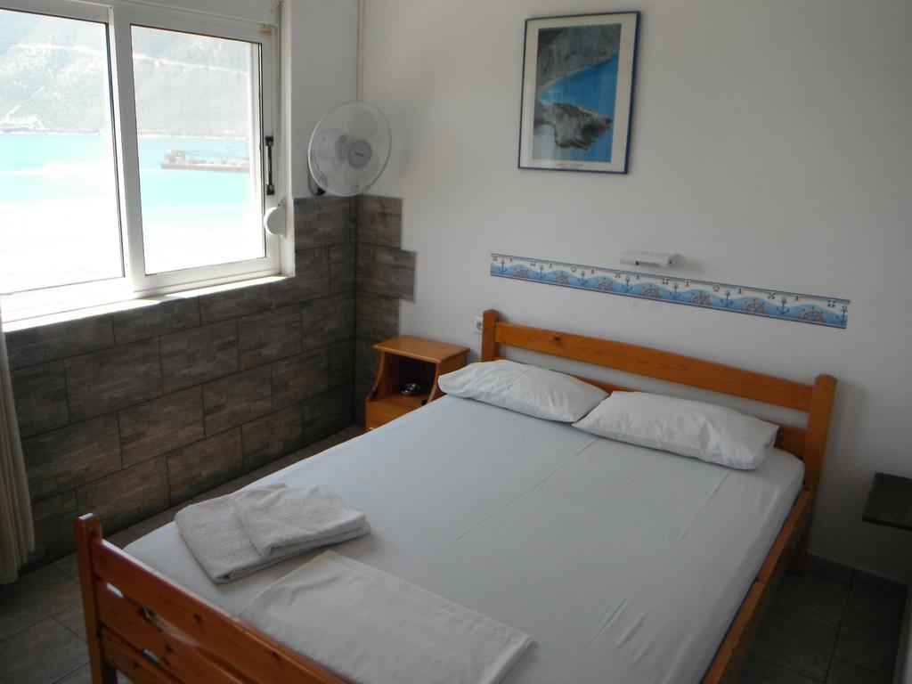Orfeas Rooms Vasiliki Rum bild
